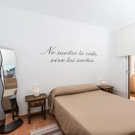 Villa Sleeps 6 With Pool Air Con And Wifi *