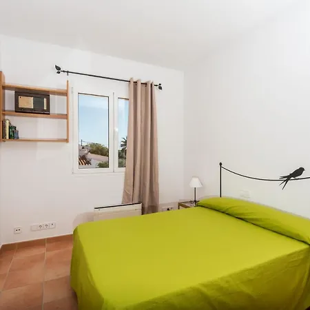 Sleeps 6 With Pool Air Con And Wifi *