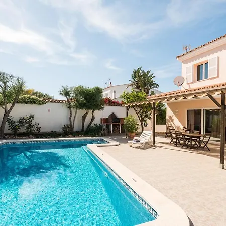 Sleeps 6 With Pool Air Con And Wifi *